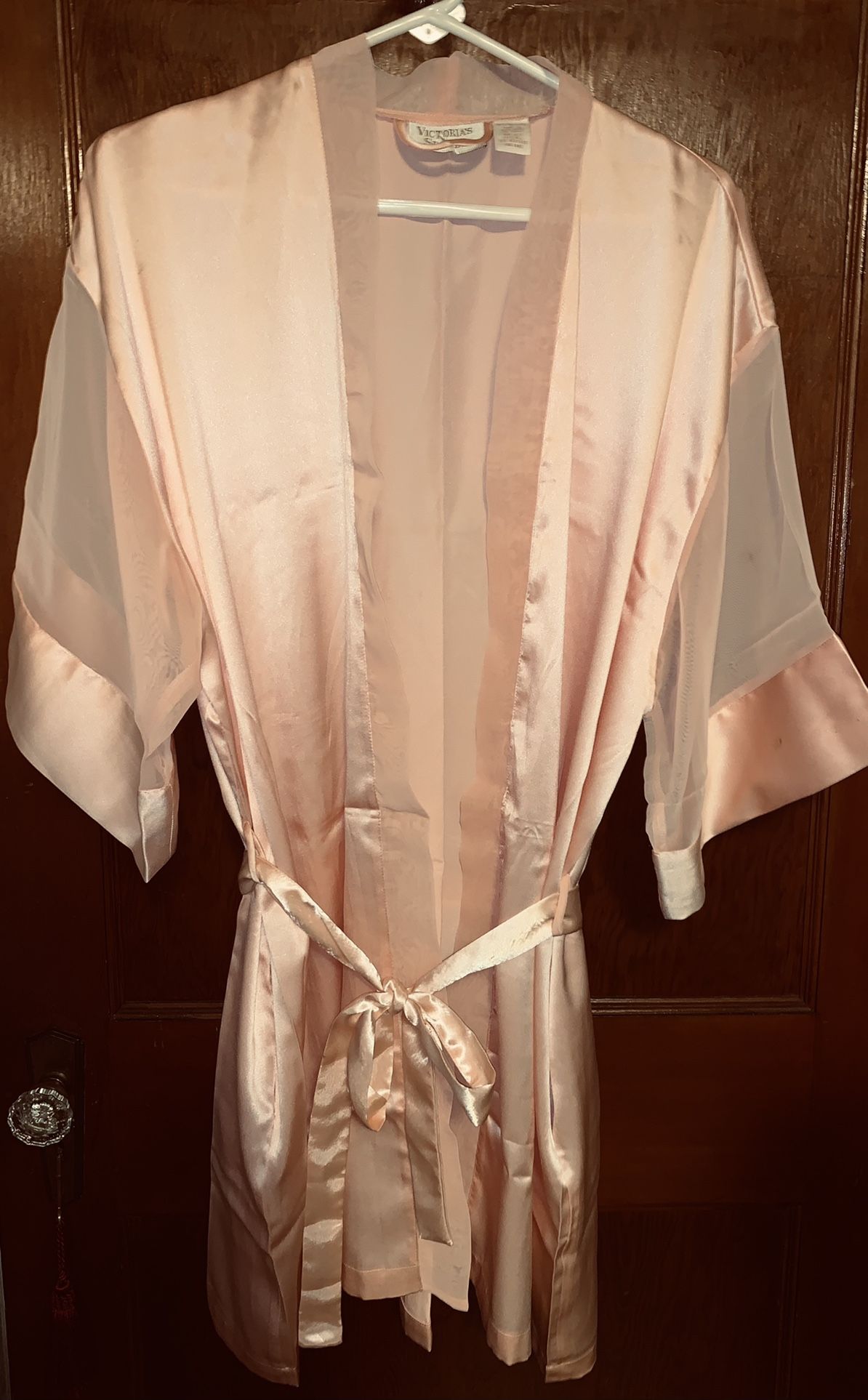VICTORIA’S SECRET SEE THRU SATINY LINGERIE KIMONO ROBE “ ONE SIZE FITS ALL “ BLUSH PINK OPEN BOX - UNUSED