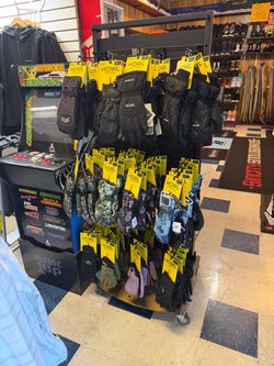 New 2027 Howl snowboard ski gloves and mitts at sin city snowboards