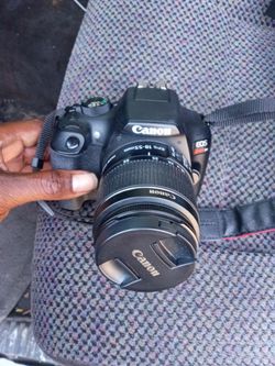 Canon eos rebel t6 with zoom lens