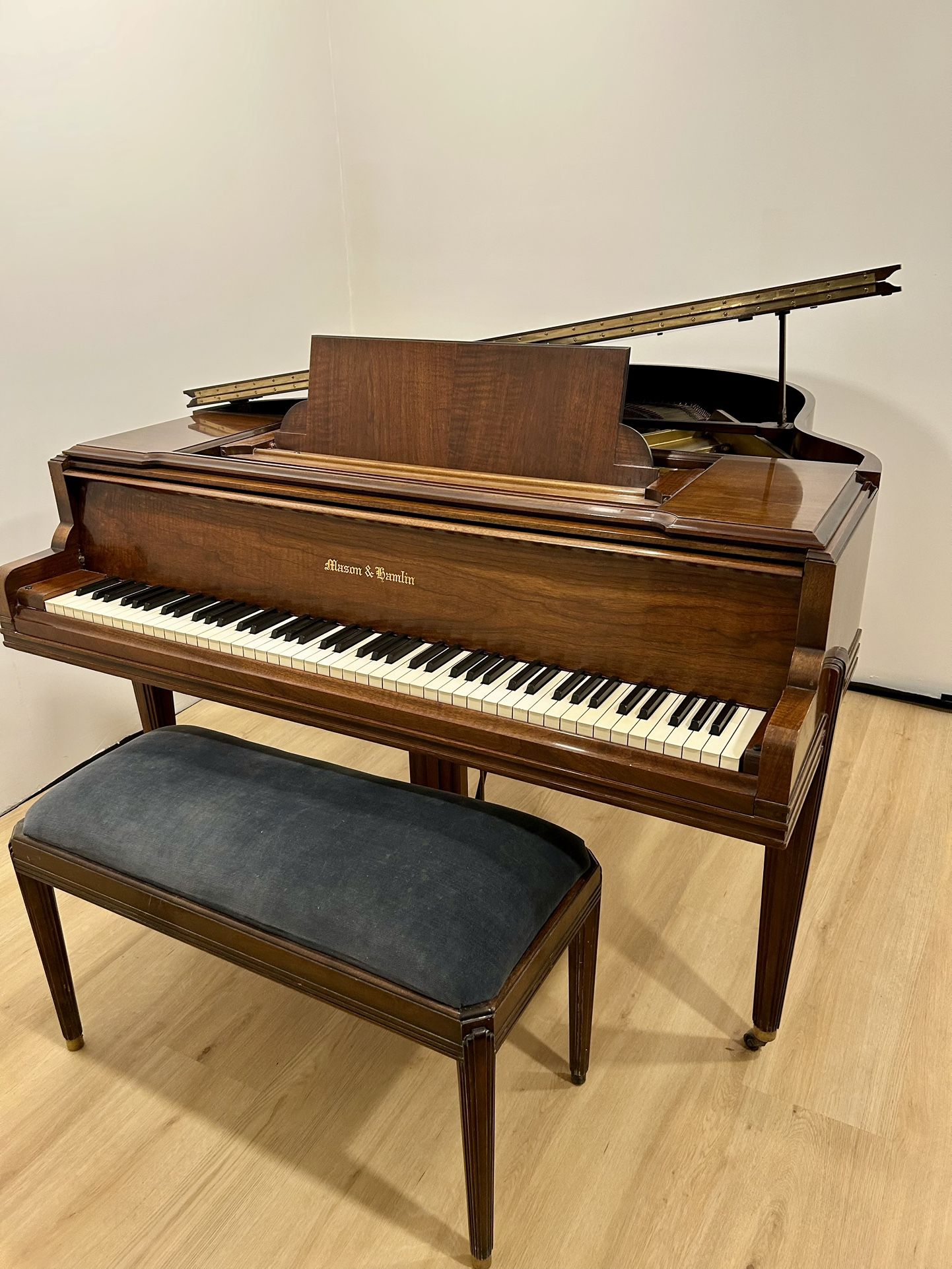 Vintage Mason & Hamlin SG “Symmetrigrand” Baby Grand Piano – Beautiful Mahogany, Excellent Tone