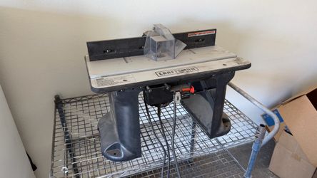 Craftsman router and table