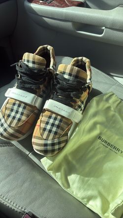Burberry vintage checks size 12