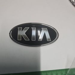 14-22Kia K5 Forte5 Cadenza Front Bumper Emblem