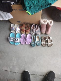 GIRLS USED SHOES / ZAPATOS DE NIÑA USADOS 