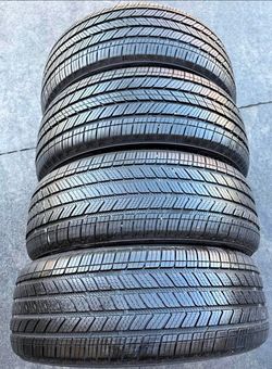 225 50 18 Bridgestone tires Con 80% de Vida Las 4