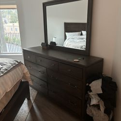 Queen Bed Furniture Set 