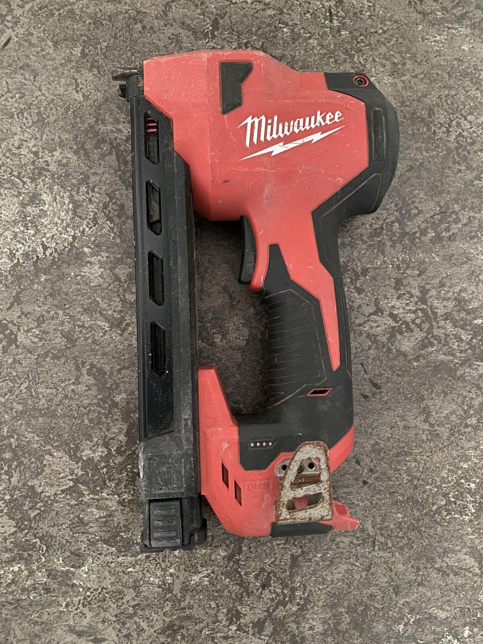 Milwaukee Electrician Staple 