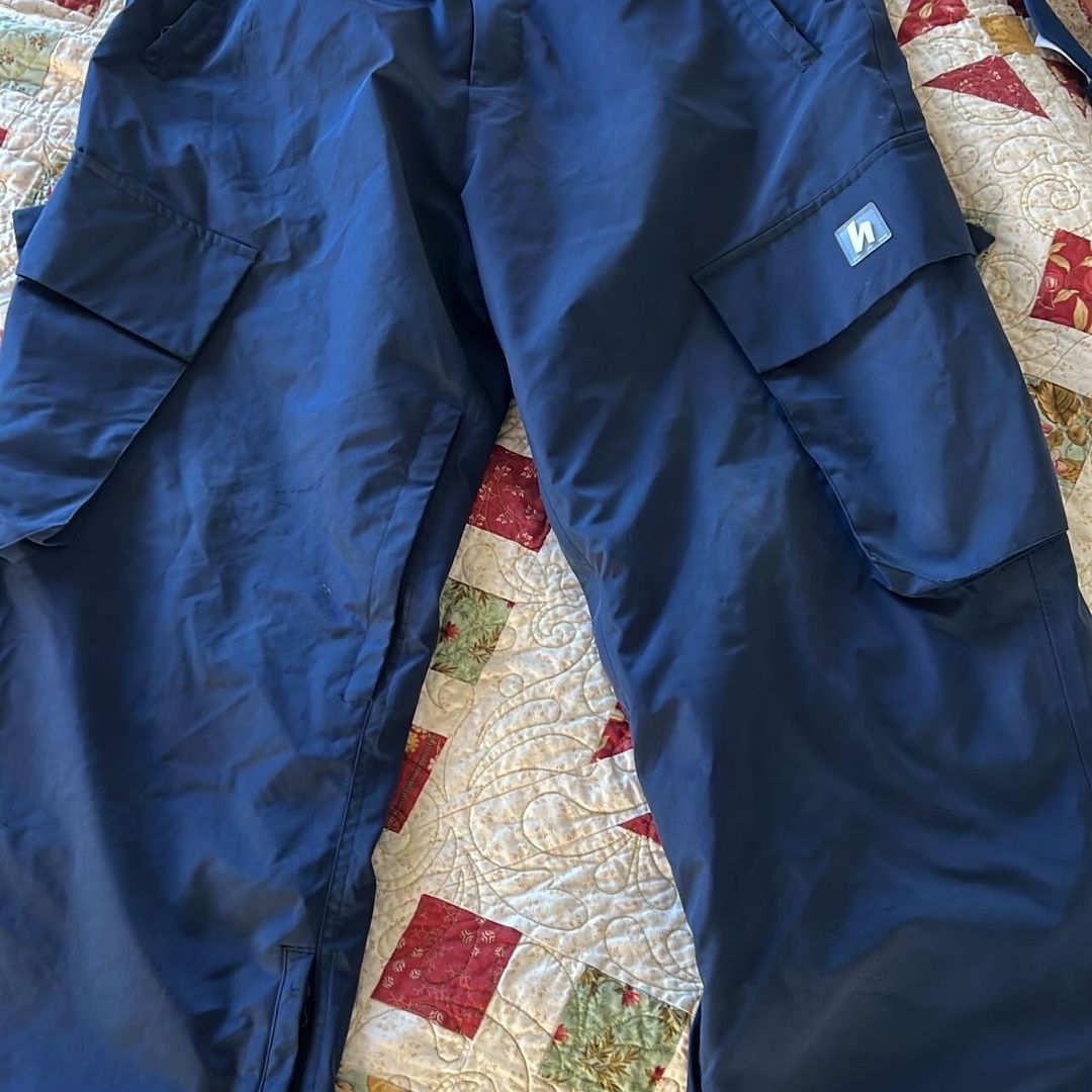 Harlaut Apparel Snow Pants 06 Size S Fits Baggy for Sale in Harlaut Apparel Snow Pants 06 Size S Fits Baggy for Sale in