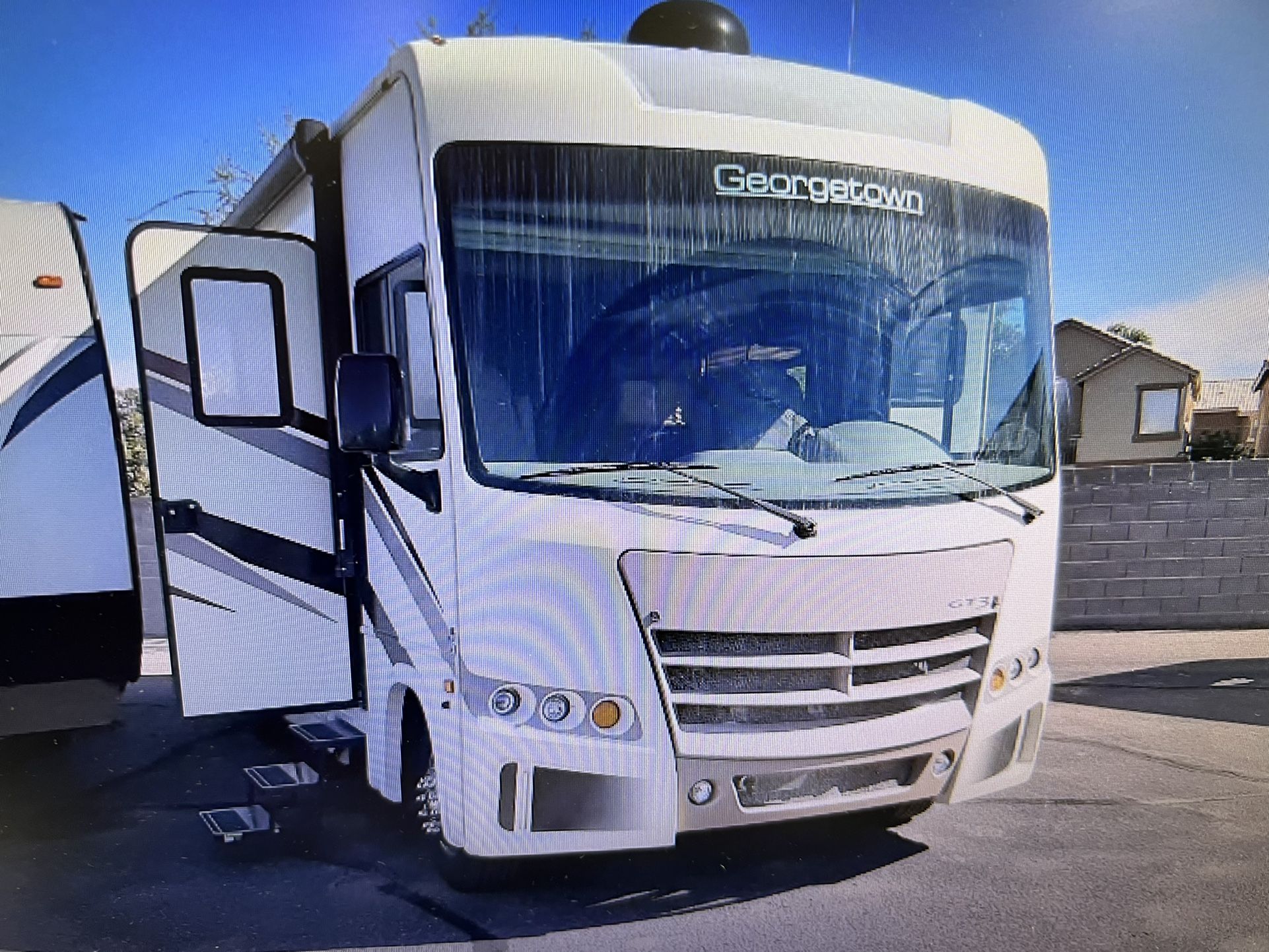 2016 GORGETOWN 3SERIES 30x3