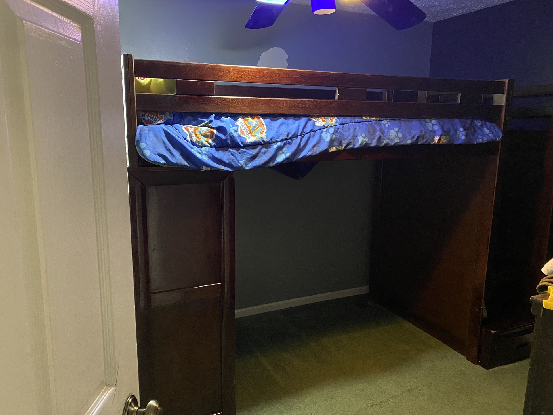 Solid Wood Twin Bunkbed/ Loft Bed