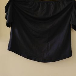 Mother and daughter matching outfits.Shirt off-shoulder and skirt . Mother size L and daughter 3 y.  Never Use