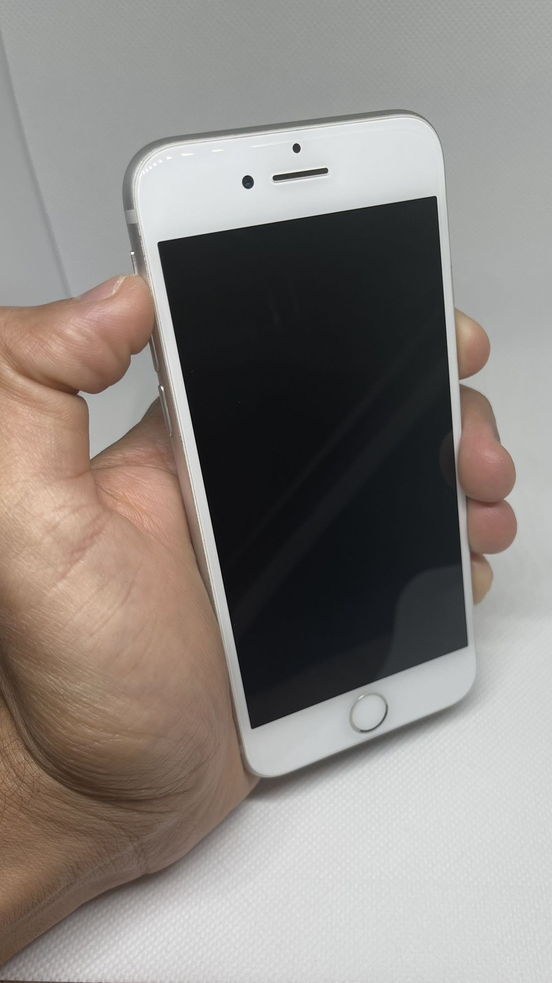 iPhone 7 32gb Silver(UNLOCKED)