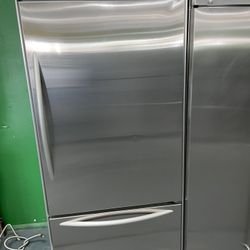 36” in wide 82 height kitchen aid use like new perfect working 