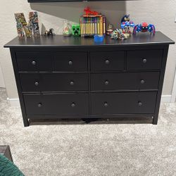 Dresser With End Table 