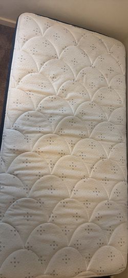 Twin pillow top mattress