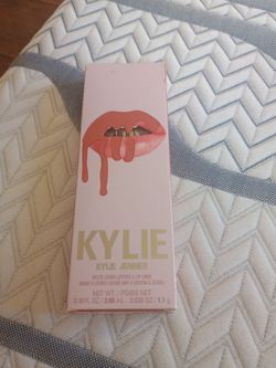 Kylie Jenner matte liquid lipstick 💄/ lip liner