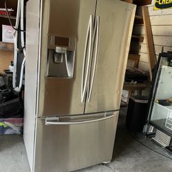Refrigerator 
