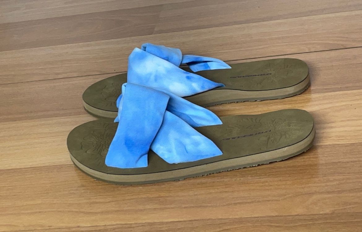 O'RAGEOUS Women’s blue and white tie dye Slip-On Sandals Size 7