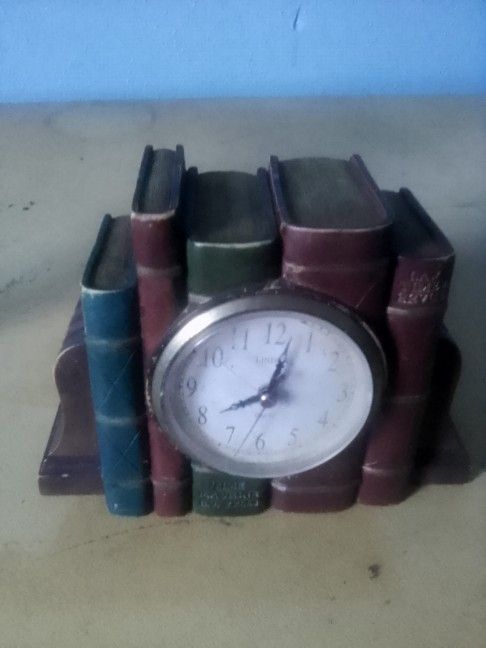 item 6 book case clock