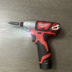 M12 12V Lithium-lon Cordless 1/4 in. Hex Impact