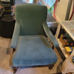 Peacock Lean Back Chair