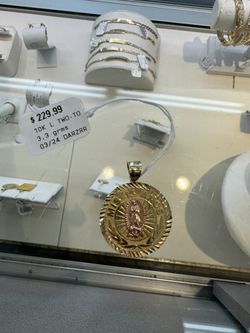 10k Religious Pendant For A Quinceañera 
