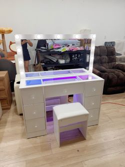 Vanity Desk with Mirror and Lights,7 Drawers Vanity Table,Makeup Vanity with Charging Station & Vanity Stool,for Bedroom,Dressing Room (White, 7 Drawe