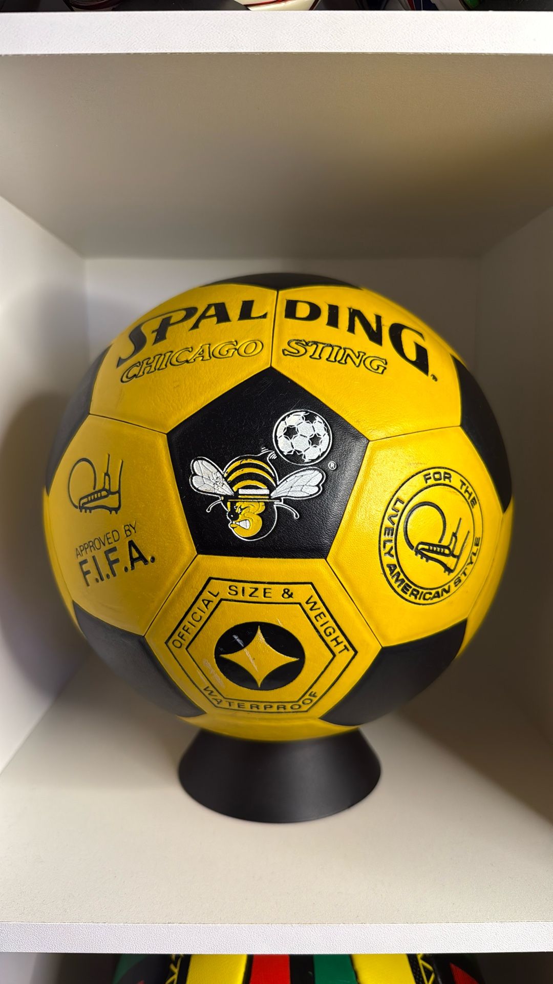 1984 CHICAGO STING Signed ball