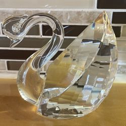 Glass Crystal Swan By Shannon House 