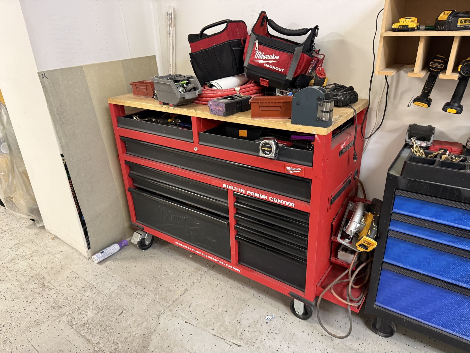 Milwaukee 48-22-8552 52-Inch 11-Drawer Mobile Work Bench with Wood Top Toolbox Tool Chest Cabinet Box