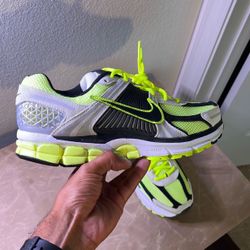 Nike Air Zoom Vomero 5 'Life Lime' Size 9