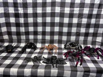 Lot Of 8 Halloween Spiders Decor Plastic And Fabric With Bendable Legs