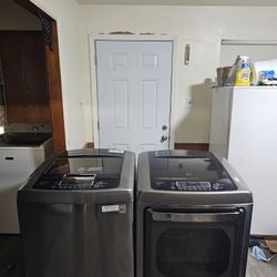 LG STAINLESS STEEL WASHER AND DRYER SET BOTH ELECTRIC XL CAPACITY 5.3 CU GOOD CONDITION HEAVY DUTY DELIVERY AVAILABLE FOR EXTRA FEE WE DO REPAIRS 
