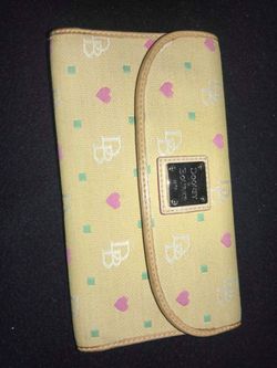 Dooney and bourke wallet