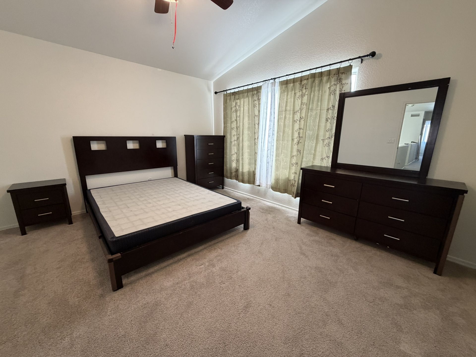 Queen Size Bed and Bedroom Set (4 Pieces)