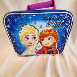 Brand NEW!Never USED Elsa & Anna Lunch Bag!☆😊Check my Profile page for LOTS of great items😇☆  
