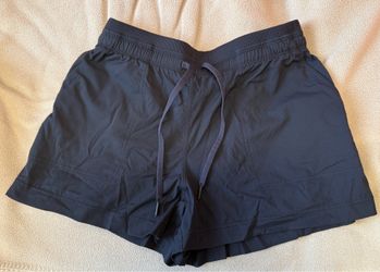 Lululemon dance studio evolve high-rise  relaxed short 3.5”