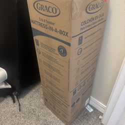 Crib and mattress set 