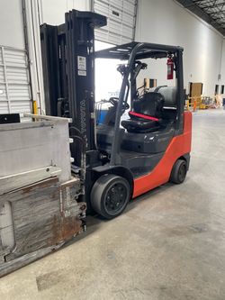 TOYOTA FORKLIFT with BOX CLAMP side shift 3 stage AVAILABLE