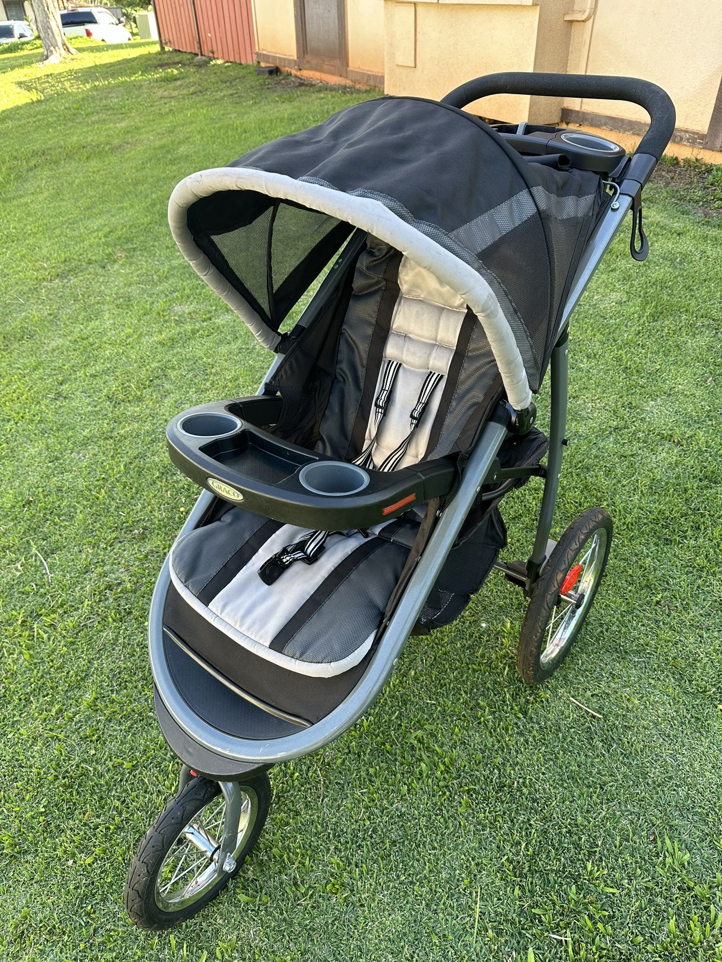 Graco Fast action Jogger stroller 