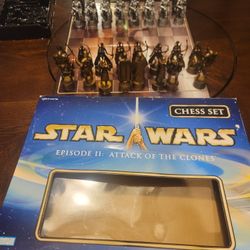 Star Wars Episode 2 Attack of the Clones  Chess Set