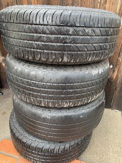 Tire and rin mustang