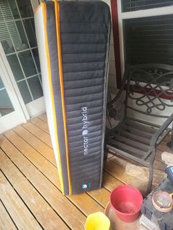 Queen mattress and box springs