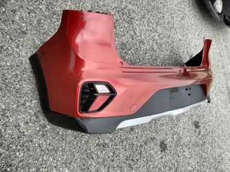2020-2022 kia Niro EV back bumper with all the accessories OEM.