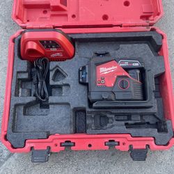 Milwaukee M12 12-Volt Lithium-Ion Cordless Green 360 Degree 250 ft. 3-Plane Line Laser Level Kit w/ 1x 3.0 Ah Battery Charger & Case  $399