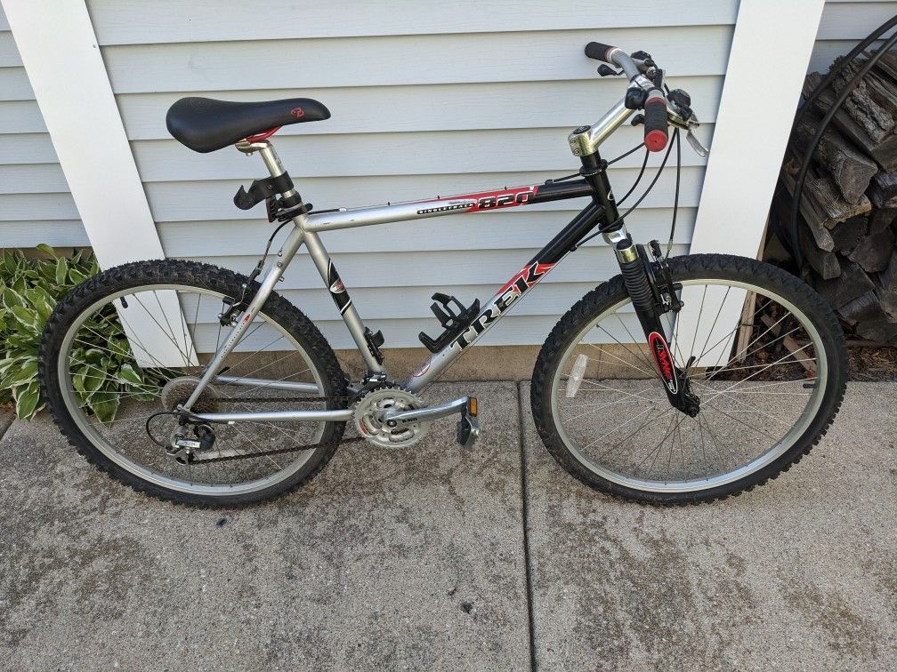 Trek 820 Singletrack Bicycle 19.5"
