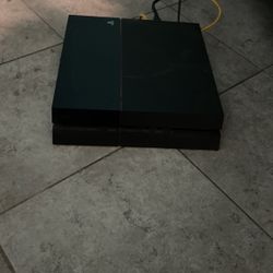 PS4 Used HDMI Cord Included With Controller 