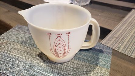  TUPPERWARE MIX-N-STOR 8 CUPS 2 QUARTS 