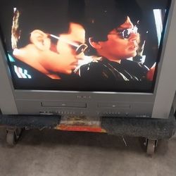 27" Toshiba CRT TV DVD VCR Combo 