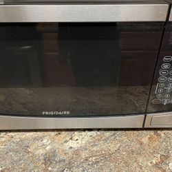 Frigidaire Microwave 